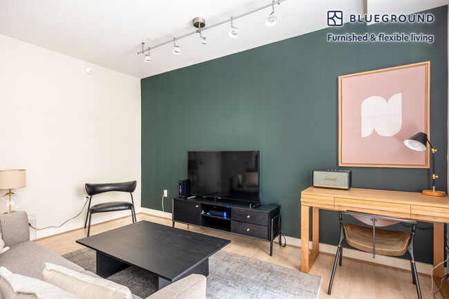 Photo - 733 15th St NW Unidad SI FL3-ID213