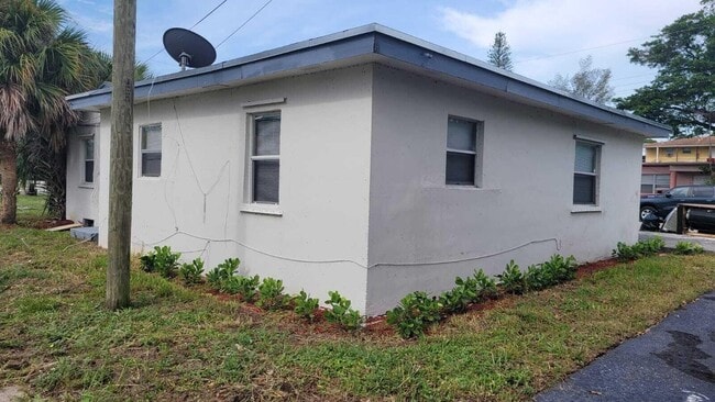 Building Photo - 1006 Henrietta Ave Rental