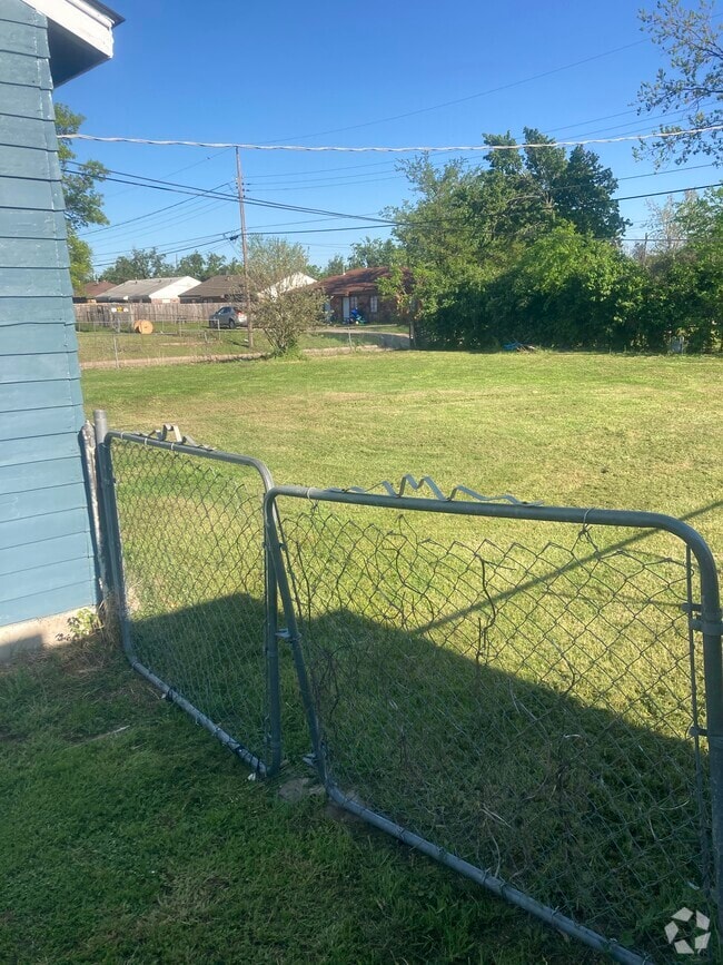 Building Photo - 1401 Hite blvd Rental