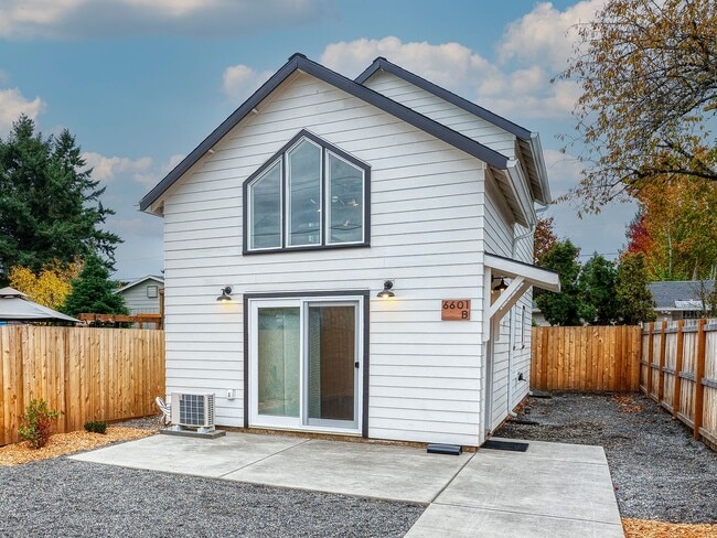 Photo - Chic Portland Home with Skylit Bedroom, Lo...