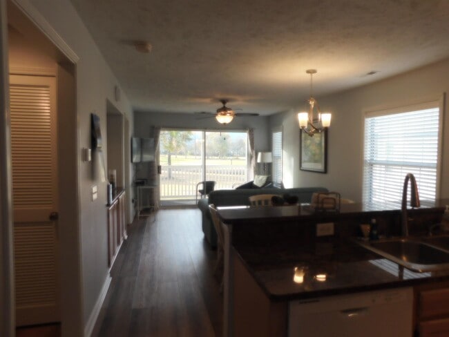 Photo - 521 White River Dr
