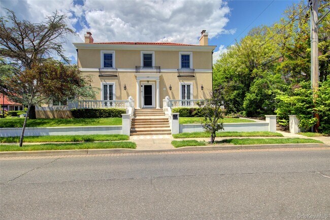 Photo - 159 Magnolia Blvd