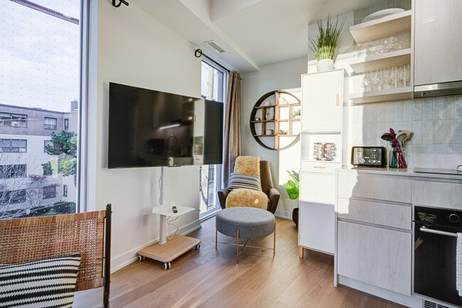 Photo - 197 Blantyre Ave Unit SI ID1513079P