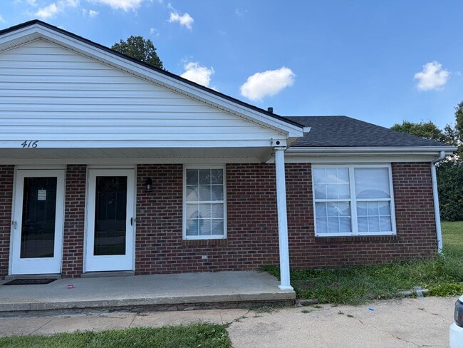 Photo - 416 Poplar St