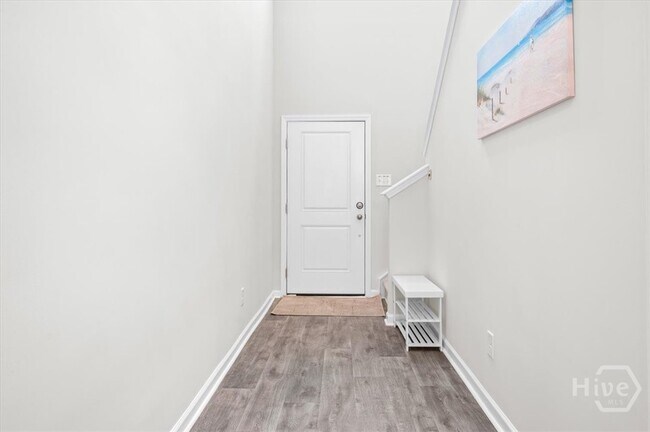 Photo - 142 Bottlebrush Dr