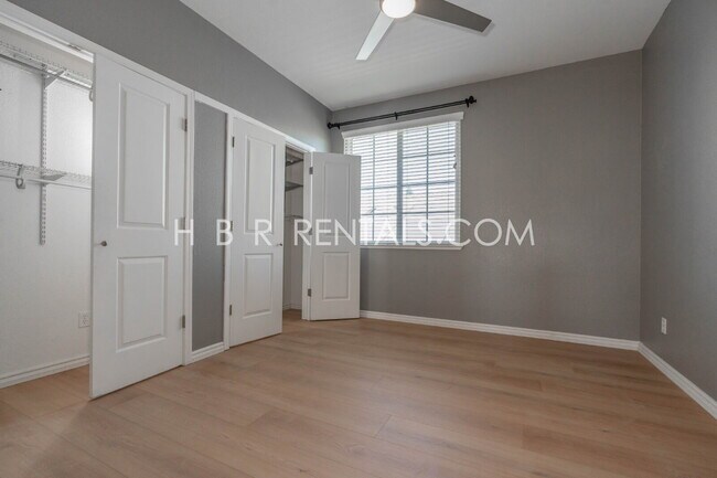 Spacious 5-Bedroom Home with First-Floor Bedrooms & Modern Finishes in Tracy!