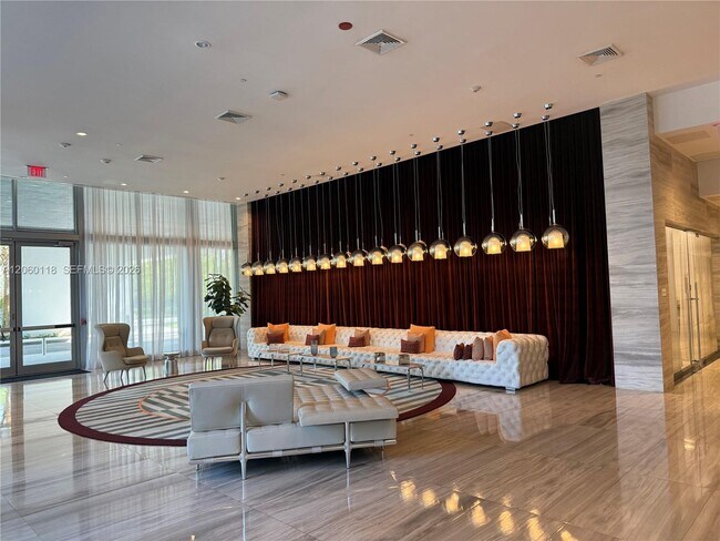 Photo - 2000 Metropica Wy Unit 1105