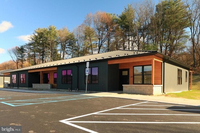 Building Photo - 105 Elly Dr