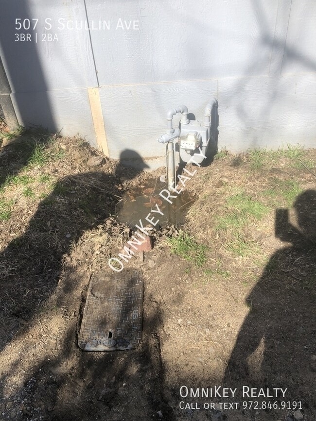 Building Photo - 507 S Scullin Ave