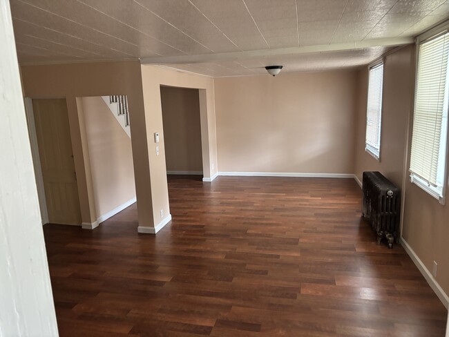 Photo - 61 Steele St Unit 2 bedroom apartment