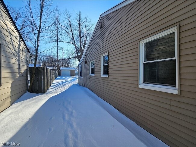 Photo - 2450 Greenvale Rd