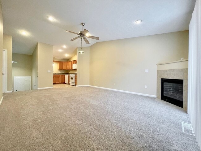 Building Photo - Stauffer Ave SE 4512/4514 Unit Stauffer Ave 4514 SE Rental