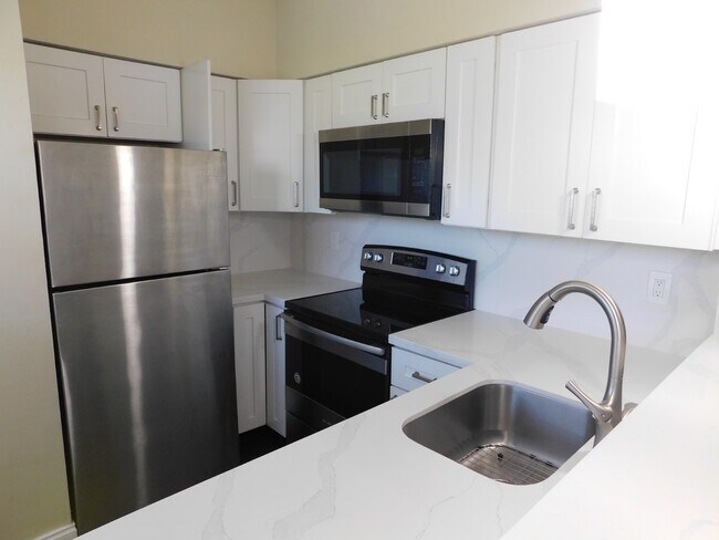 Photo - 611 Cypress Lake Blvd Unidad I