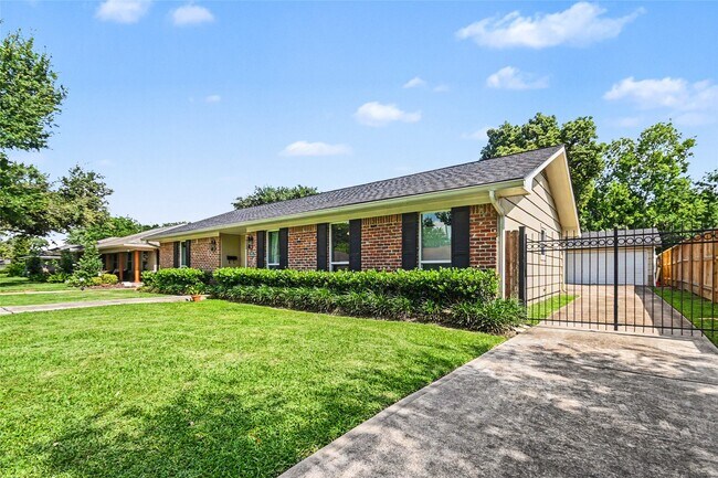 Photo - 4831 Stillbrooke Dr