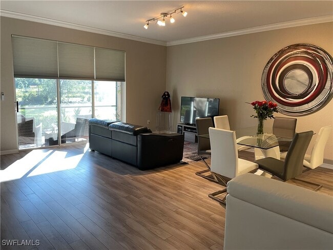 Photo - 2382 Heydon Cir E