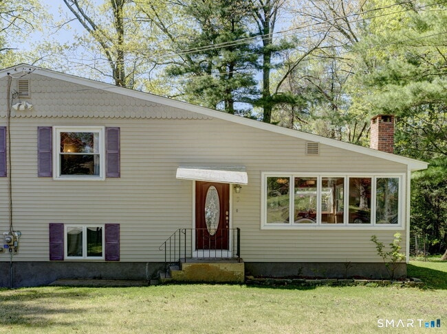 Building Photo - 3 Russell Dr