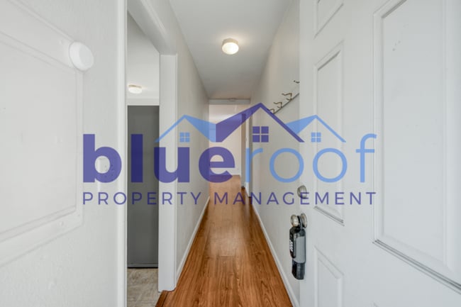 Photo - 2005-2007 Southeast Salmon Street - D