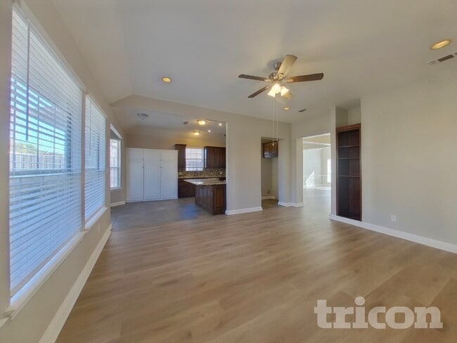 Photo - 807 Water View