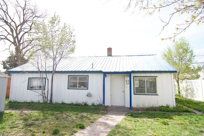 Building Photo - Charming 3-bedroom, 1-bath in the heart of beautiful Idaho Falls