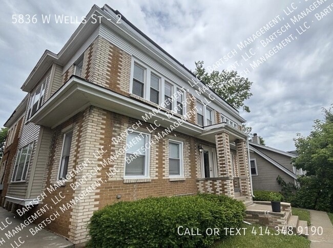 Building Photo - 5836 W Wells St Unit 2