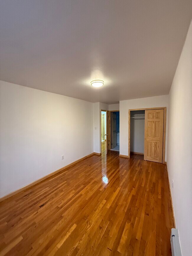 Photo - 59-09 48th Ave Unidad 3