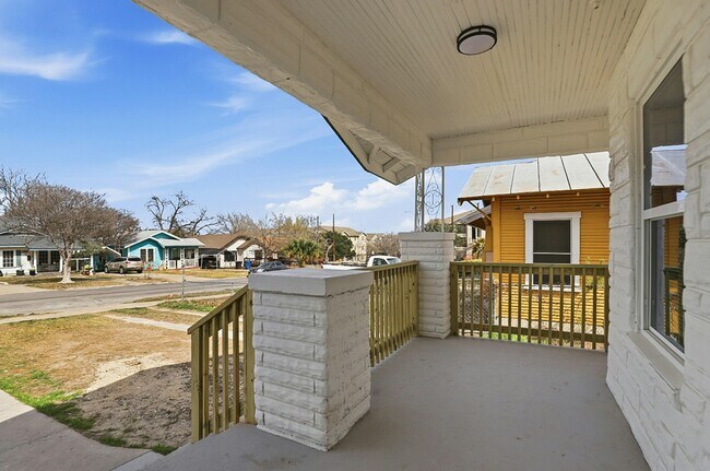 Photo - 1230 Hammond Ave