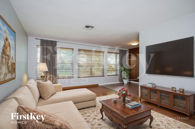Photo - 607 Faber Dr