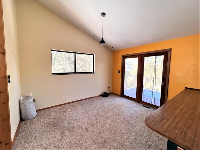 Photo - 1576 Burland Dr