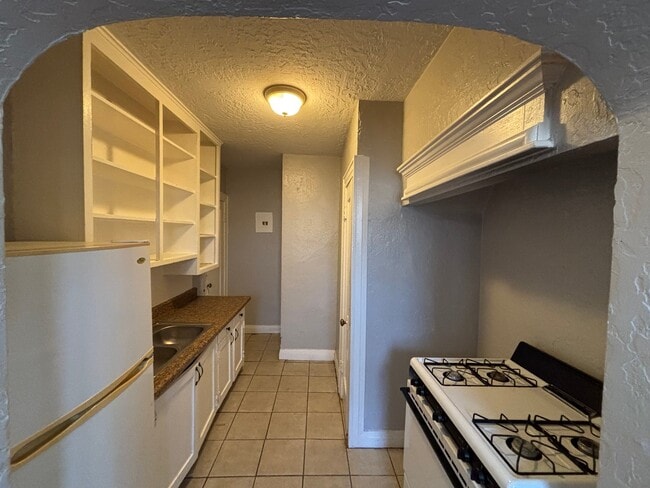 Photo - 1619 S Van Buren St Unit 1