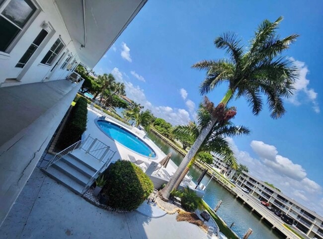 Photo - 467 Golden Isles Dr Unit Envoy North Condo