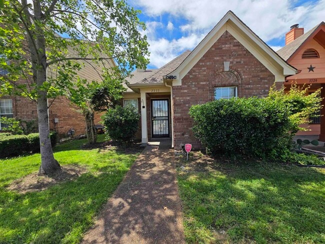Building Photo - 7733 Shadowland Dr