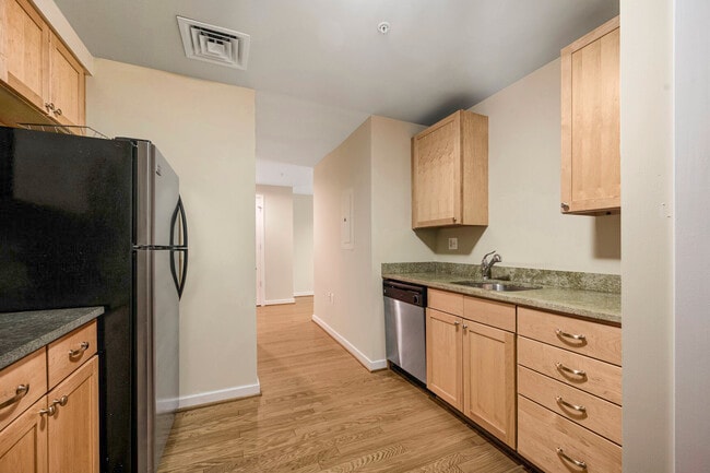 875 N St NW