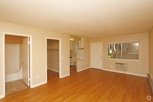 Photo - Rosa Crest Studio