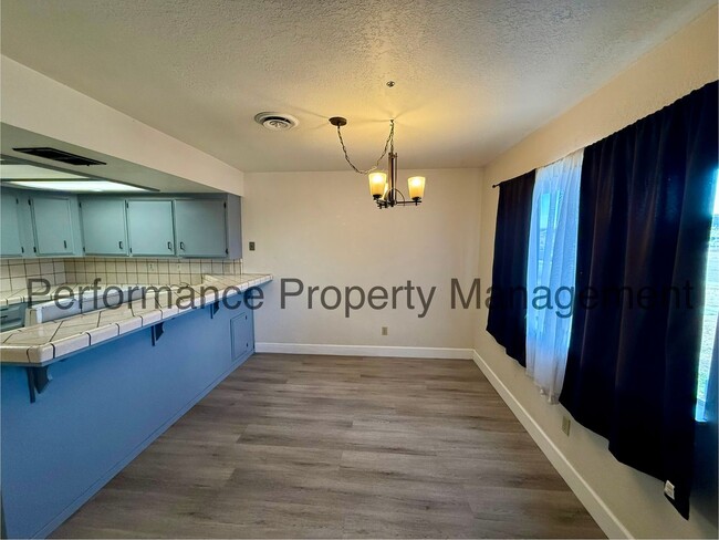 Photo - 239 W China Grade Loop Apartamento Unidad A