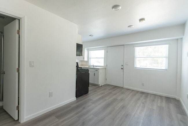 Photo - 11937 Avon Way