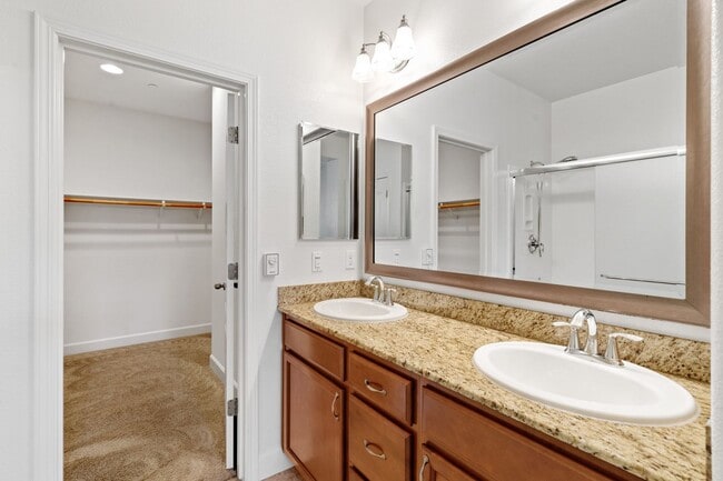 Photo - ELEGANTLY APPOINTED TOWNHOME IN TOSCANA PRIVATE & SECURE | NEAR GREENBELT!