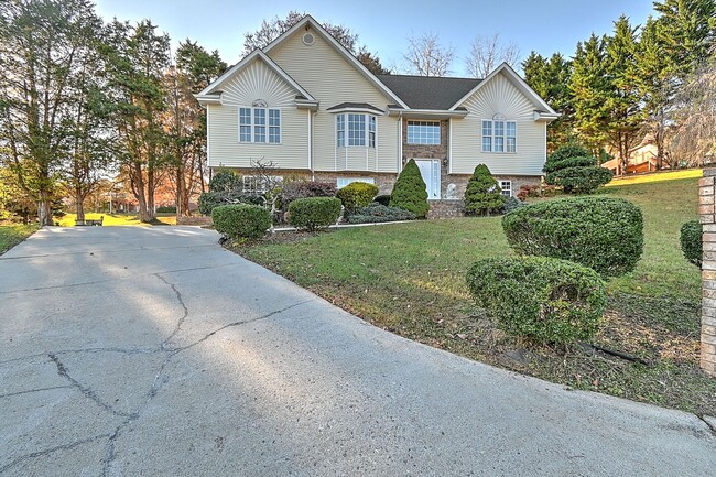 Photo - 168 Old Mill Ct