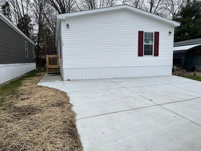 Photo - 6610 Lear Nagle Rd