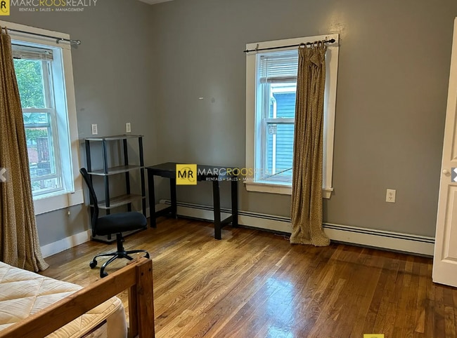 Photo - 21 Weston St Unit T