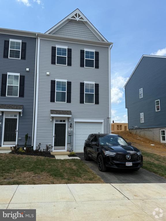 Building Photo - 767 Lord Fairfax St Rental