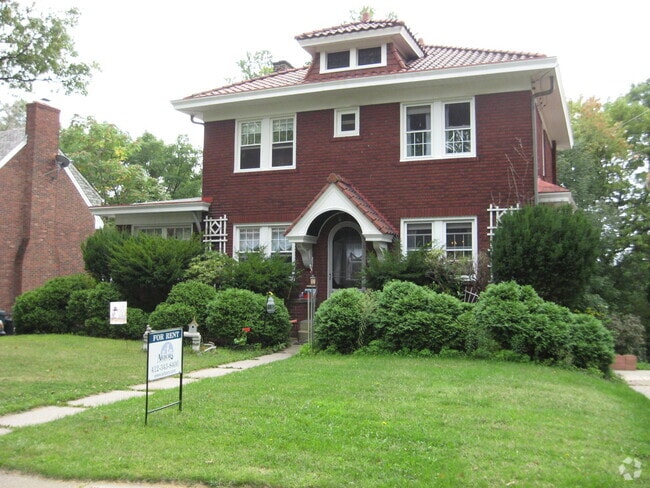 Building Photo - Beautiful 3 bedroom Home in Mt. Lebanon