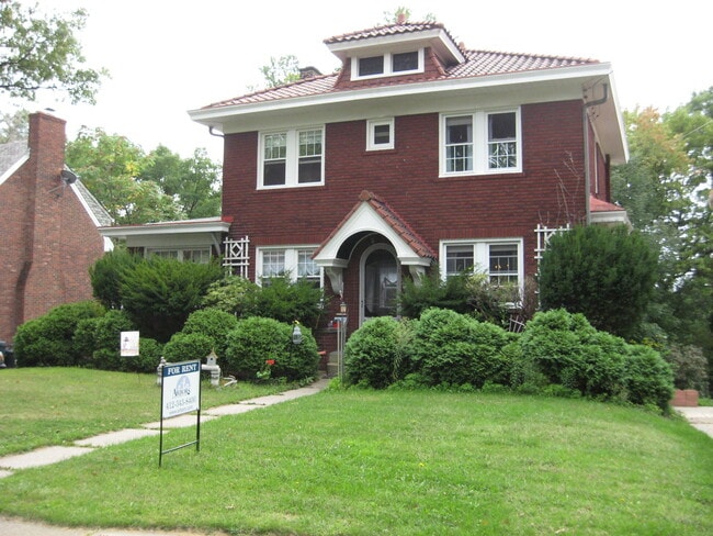 Beautiful 3 bedroom Home in Mt. Lebanon - Beautiful 3 bedroom Home in Mt. Lebanon
