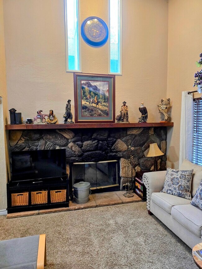 Modern 2 Bedroom 2 Bath Home with Fenced Yard