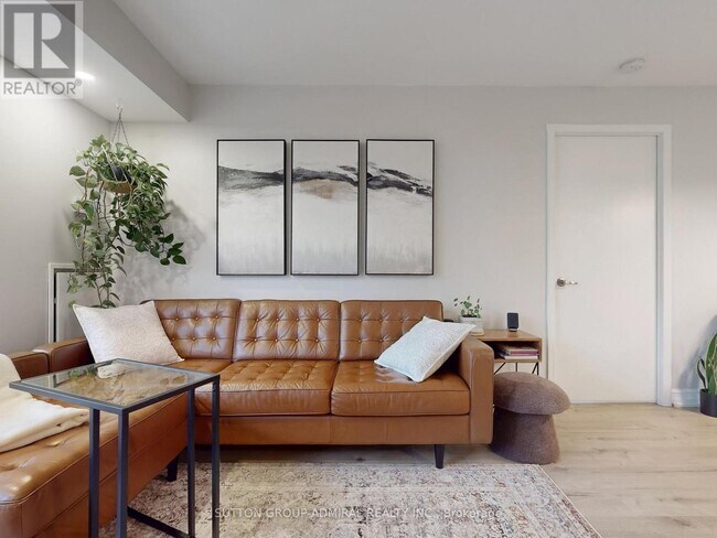 Photo - 1000 King St W Unit 321