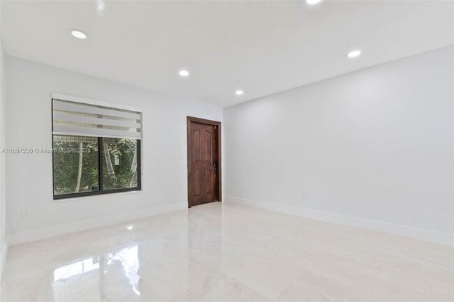 Photo - 2567 SW 21st Ave Unit 2567