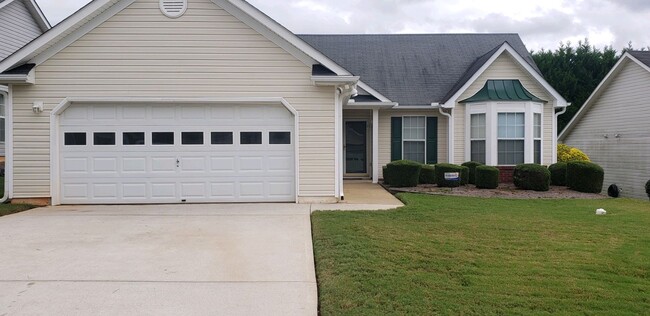 Nice 3 bed 2 bath home in Lithonia close t... - Nice 3 bed 2 bath home in Lithonia close t...
