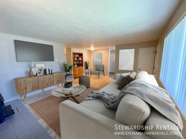 Photo - 2120 W 18th Ave