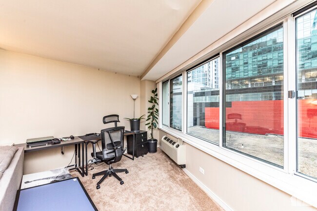 Photo - 211 E Ohio St Unit 1015