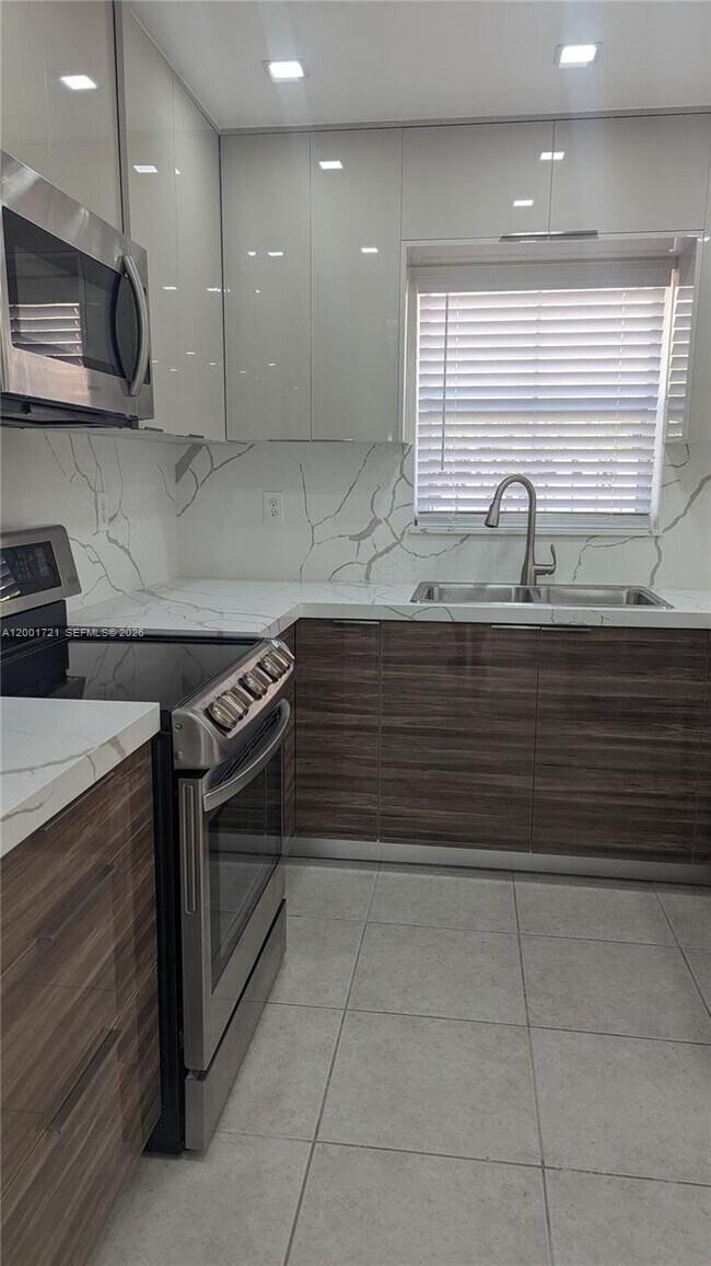 Photo - 213 E Forest Oak Cir