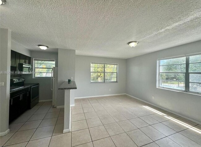 Building Photo - 8262 NE 1st Ave Unit 9
